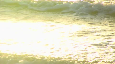 Sun and waves 動画素材 10588468