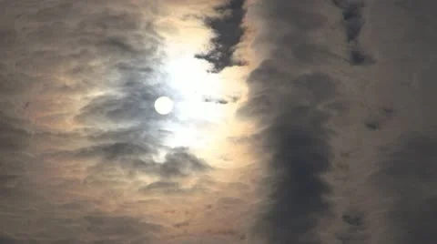 Sun in clouds Vídeos de archivo 11887131