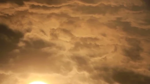 Sun in cloudy atmosphere Stock Footage 84728901