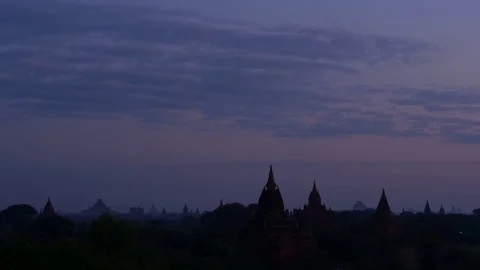 The sun comes up in Bagan, sunrise in HD timelapse Stock Footage 107319885