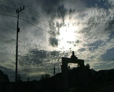 Sun Coming on Bupati Gate Видео 157315