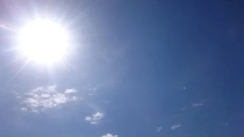 The sun coming out from behind a cloud 库存影片 76249786
