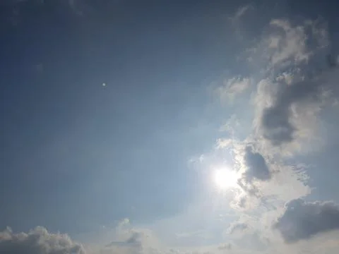 Sun covered by clouds Fotos Stock