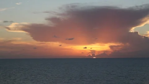 Sun dips below the horizon Video stock 2657242