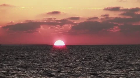 Sun down in the sea (TimeLaps) Stock Footage 95438278