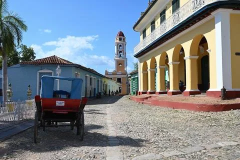 Sun-drenched cobbled streets with colonial architecture in Trinidad, Cuba Stock-Fotos
