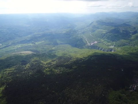 Sun falling down on beautiful istrian green landscape Stockbeeldmateriaal 75482834
