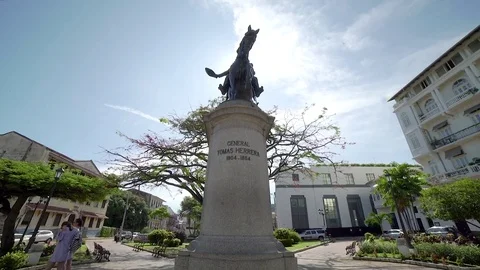 Sun flare, slider shot of a statue in Panama 库存影片 81185685