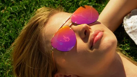 Sun gazing 스톡 동영상 107603214