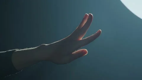 Sun glare. The play of light and shadow. The rays of the sun play on the female Stock Footage 232996788