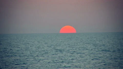 Sun goes down on the sea Stock Footage 39789332