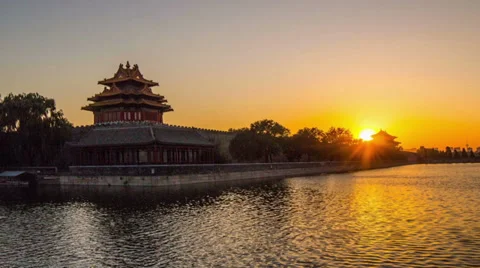 The sun goes down at the turret of Palace Museum of Beijing, China Stock-Footage 33748350