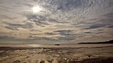 Sun going down behind clouds @ Koh Phangan, Thailand Stock Footage 11019490