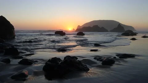 Sun going down on Oregon coast Stock Footage 235721664
