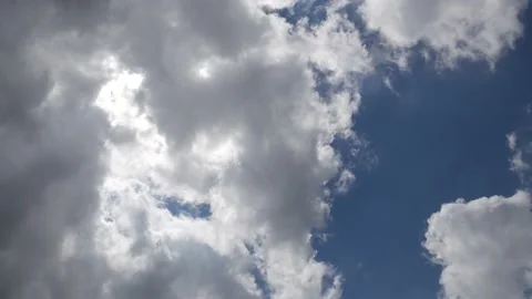 Sun hidden by the clouds moved by the wind Stock Footage 134372567