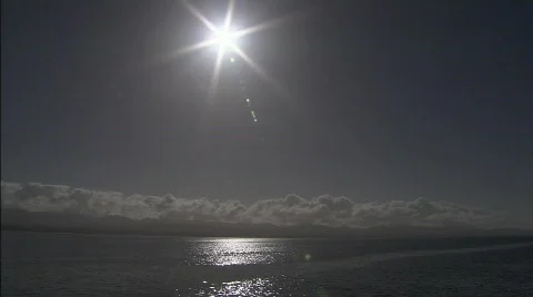 Sun with lens flare Stock-Footage 792888