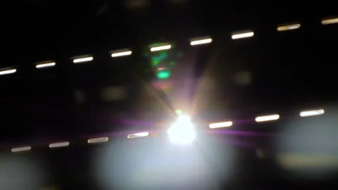 Sun light is shining through the window blinds - sun lens flare, close up Vidéo 308482815