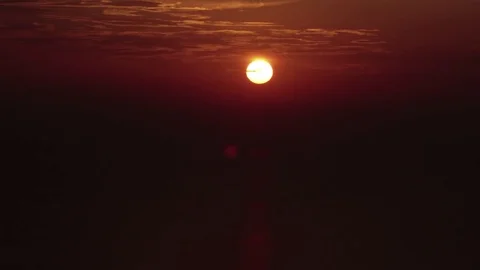Sun movement. Dawn. Sunset to the sea 4k 스톡 동영상 83789063