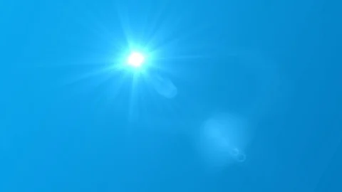 Sun moving across the clear blue sky. UHD 4K. Stockbeeldmateriaal 99868542