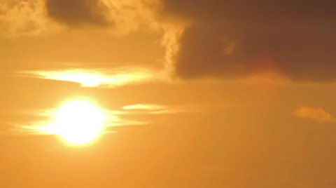 Sun moving across the sky  - close up 1 Video stock 40706589