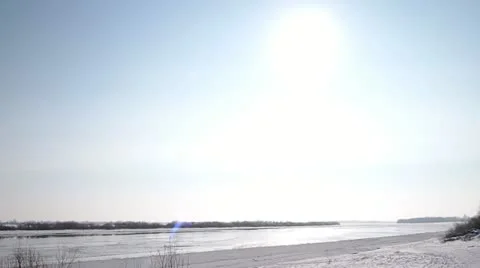 Sun over the river Vídeo Stock 21773711