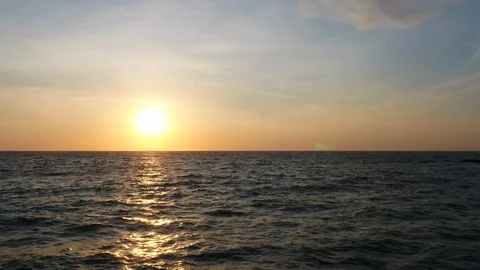 Sun over the sea Video stock 124722391