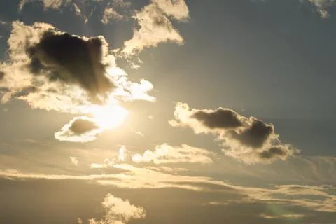 The sun is peeking out from behind the clouds. Foto stock
