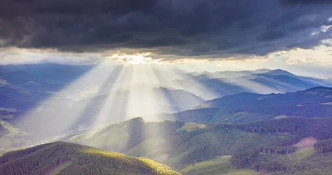 Sun rays after a thunderstorm Video stock 170757521