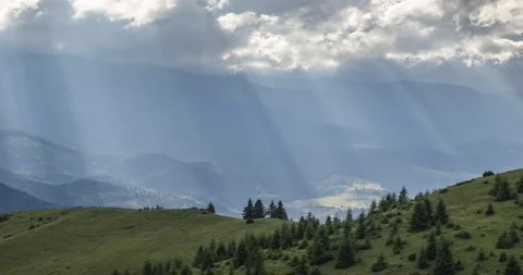 Sun rays after a thunderstorm Video stock 170777016