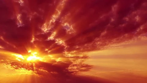 Sun rays and beautiful cumulus sunrise background Video stock 167608366