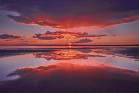 Sun rays and reflection of the sky. Foto stock