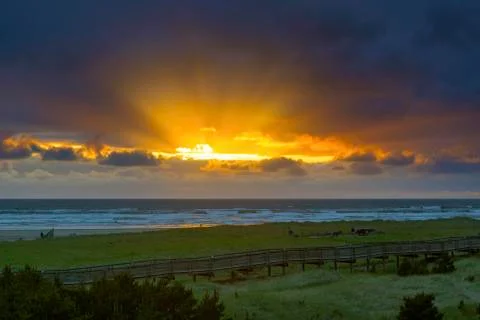 Sun Rays at Long Beach Washington during Sunset Fotos Stock