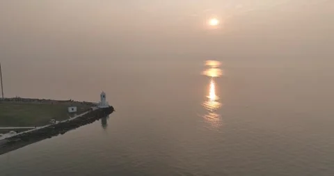 Sun Reflections Through the Haze Drone Aerial View Tacoma Washington USA Stockbeeldmateriaal 335743930
