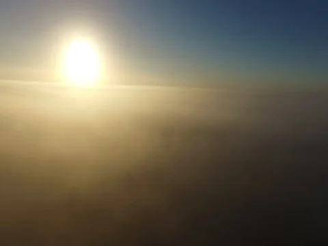 Sun Rise over FOG CLOUD Stockbeeldmateriaal 70432566