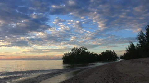 The sun rises over a beautiful tropical beach. Stock Footage 67263279