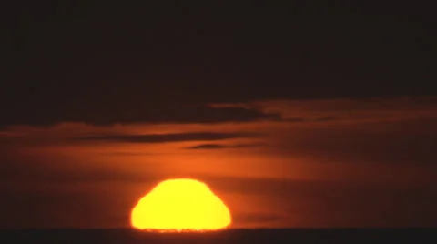 Sun rises over ocean Stock-Footage 31724884