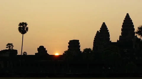 Sun rises over ruins of Angkor Wat Stock Footage 23603384