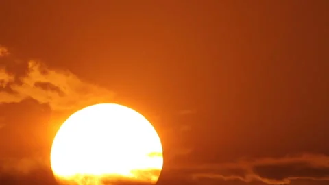 The sun rises to the zenith Stockbeeldmateriaal 120007901