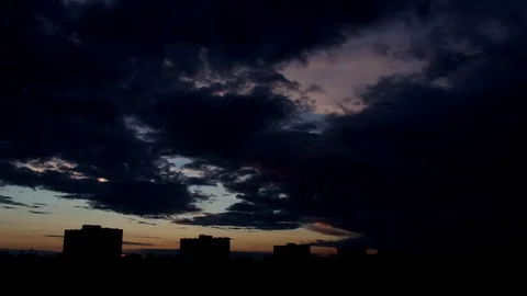 Sun rising in modern city 스톡 동영상 79061955