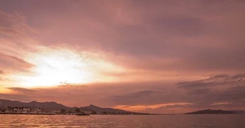 Sun rising over the mountains Stock Footage 71059325