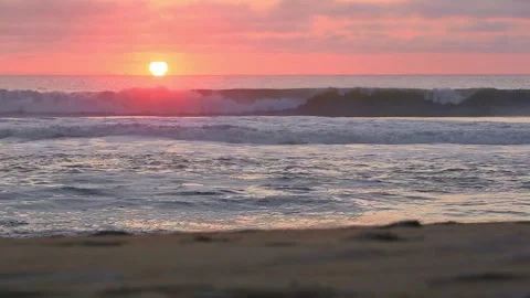 The sun rising over the ocean at Assateague Island National Seashore, Maryland Stock Footage 346329071