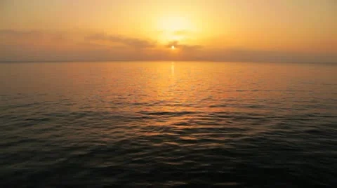 Sun rising at the sea 動画素材 22641591