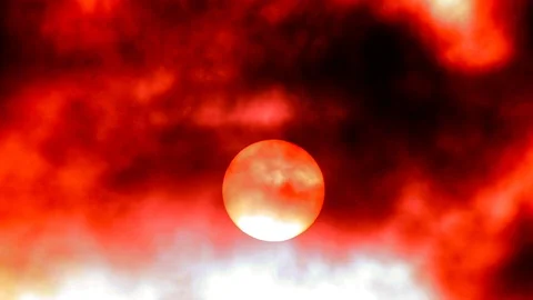 The sun in scary purple clouds Video stock 124458803