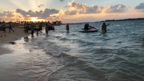 Sun set on the beach 動画素材 93892242