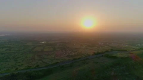 Sun set in front of mountain in rajsthan Stock Footage 218294332