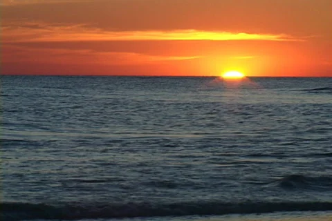 Sun Sets On Horizon Video stock 613942
