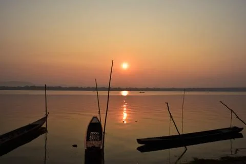 Sun sets in Mekong river Foto stock
