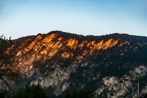 Sun sets on Mountain Stockfoto's