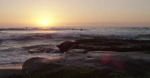 The sun sets on the ocean horizon Stock Footage 68563428