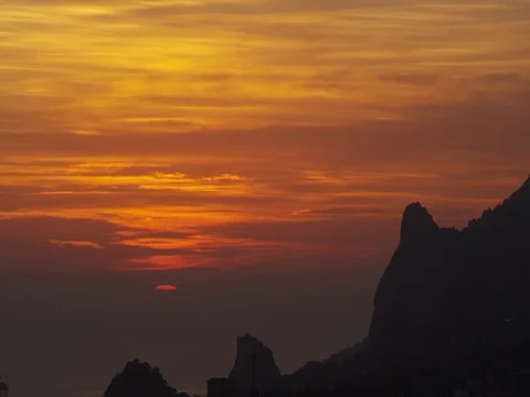 The sun sets over the horizon and the city falls asleep Stock Footage 84809752